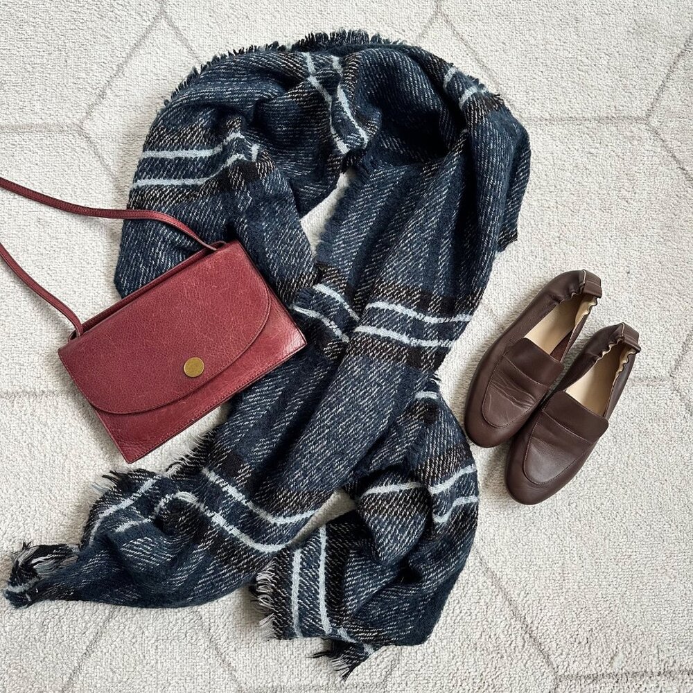 Banana Republic Large Check Plaid Navy Blue Eyelash Fringe Scarf